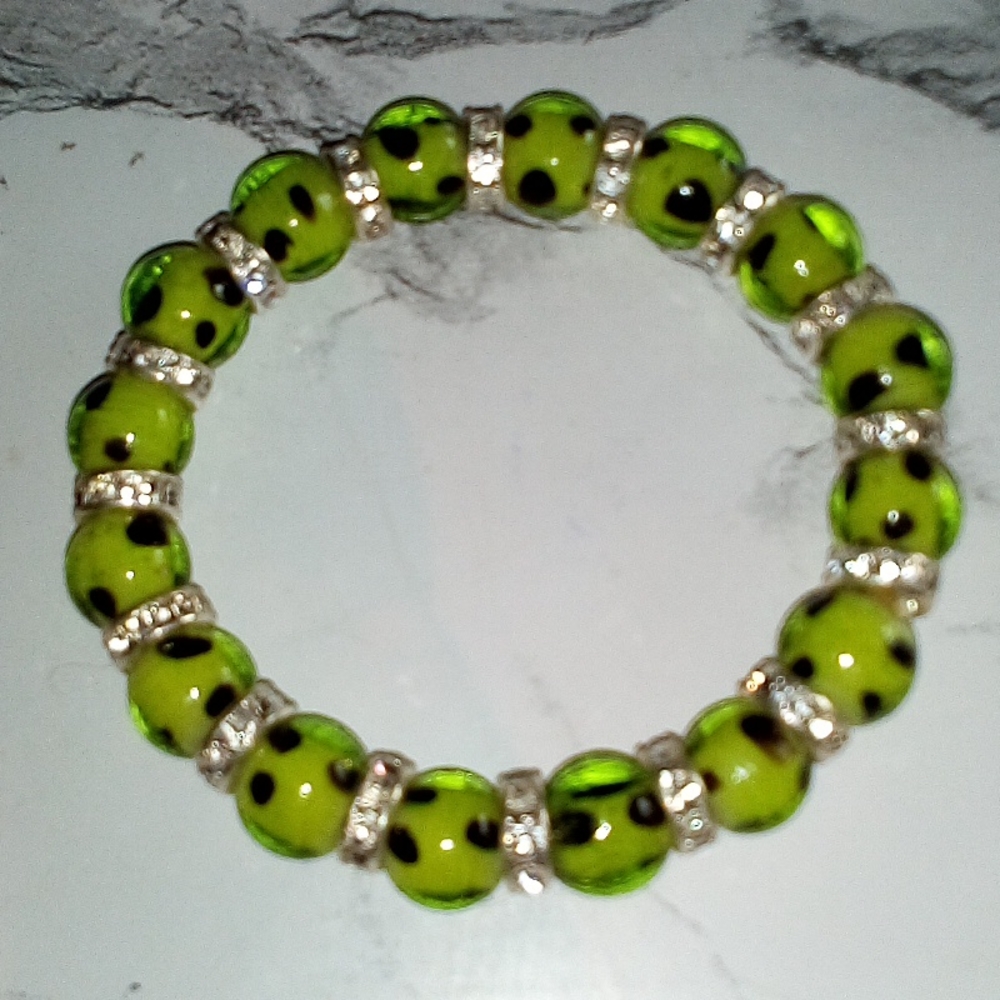 Green Lamp Work Glass bead Stretch Bracelet
